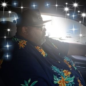 Meet your Posher, Ellis